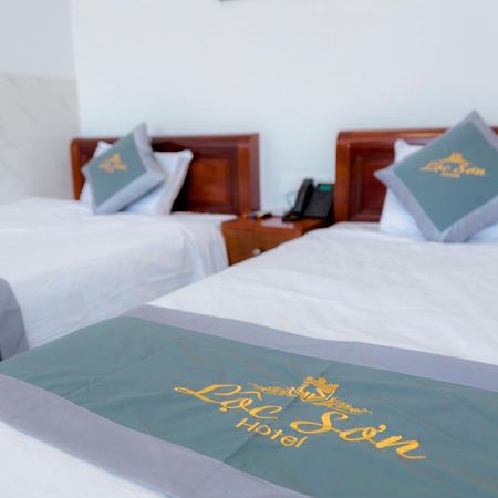 Loc Son Hotel Buon Ma Thuot Buitenkant foto