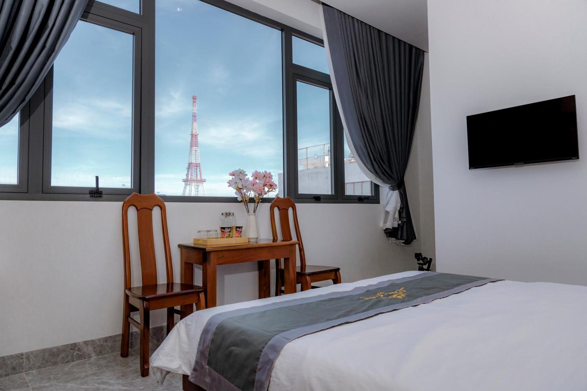 Loc Son Hotel Buon Ma Thuot Buitenkant foto