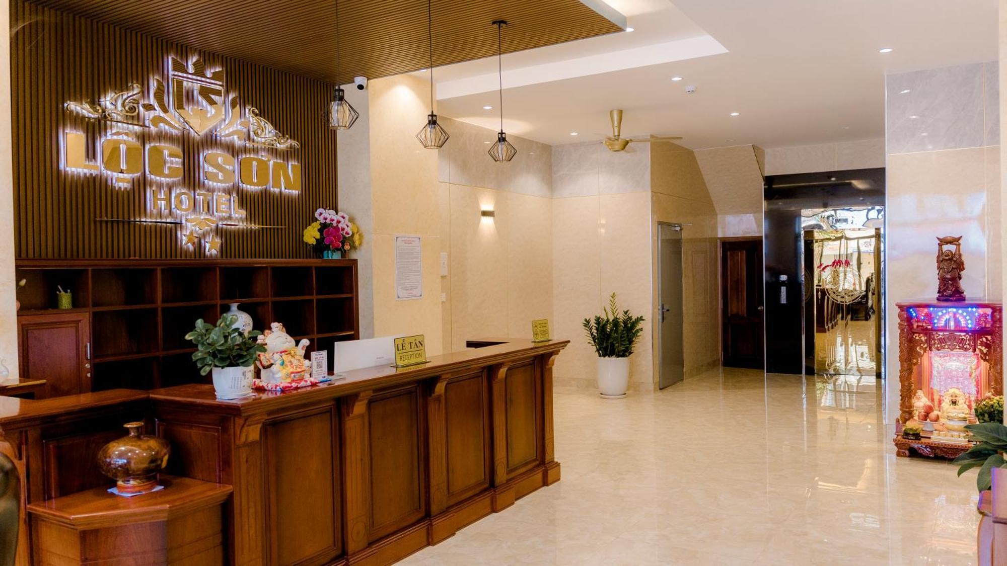 Loc Son Hotel Buon Ma Thuot Buitenkant foto